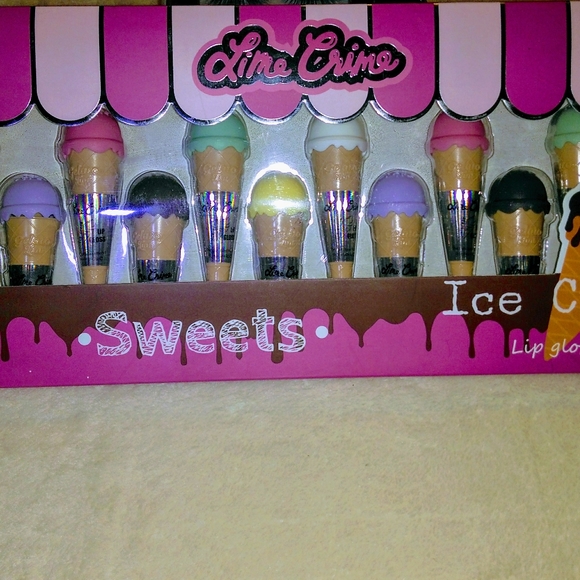 Lipstick - Picture 5 of 8